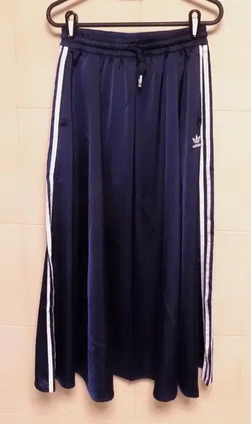 아디다스 네이비 롱 스커트 J/L (관 T)