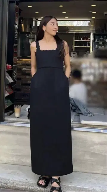 Carla 칼라 스캘럽 원피스 블랙