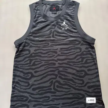 Jordan DRI-FIT 제브라 패턴 탱크탑 M 사이즈