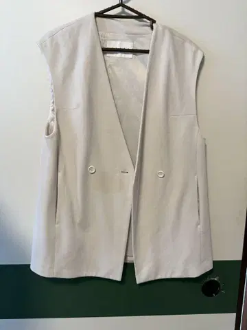 Ballsey 화이트 더블 버튼 슬리브리스 베스트
