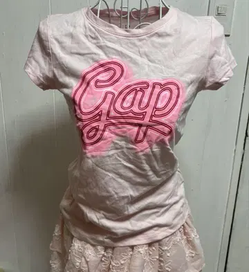 헤이세이 갸루 Y2K 그런지 코어 피치 t 맥브링 GAP
