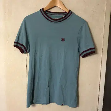 pretty green 스카이블루 티셔츠 XS 사이즈