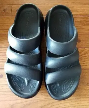 Crocs 메가 크러쉬 트리플 스트랩
