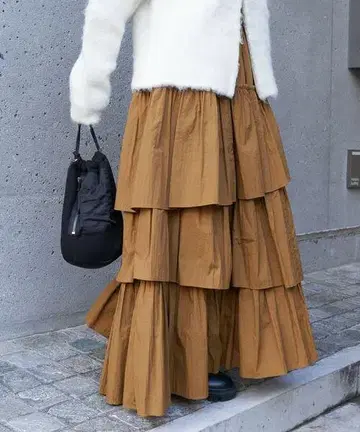 티어드 브라운 플레어 스커트