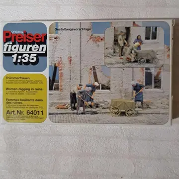 Preiser 1/35  잔해 철거 작업을 하는 여성들