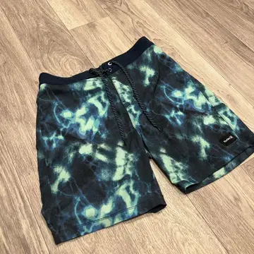 Hurley 타이다이 패턴 숏 팬츠