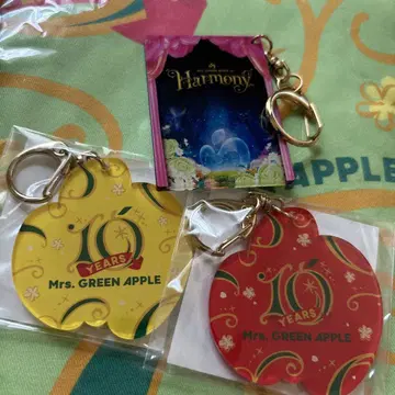 Mrs. GREEN APPLE 10주년 기념 키링 세트