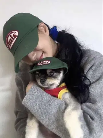 EMIS 그린 X 레드 로고 캡
