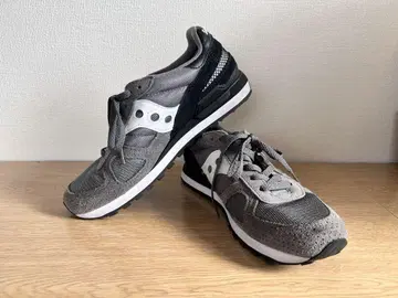 Saucony 그레이 스니커즈