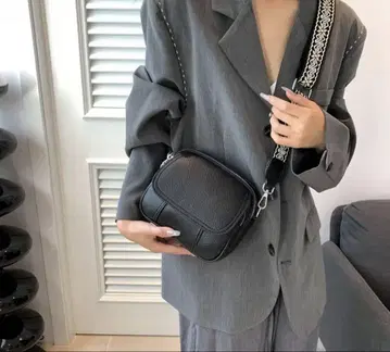 블랙 스마트폰 숄더백