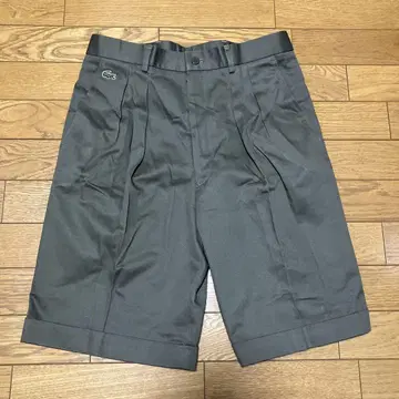 Lacoste 카키 숏팬츠 미착용 사이즈 4