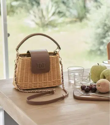 다리치 로고 가죽 라탄 백