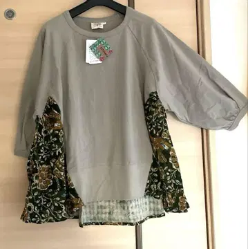 티티카카 미사용 새상품 오토미 프린트 콤비 풀오버