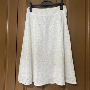 로라 애슐리 화이트 레이스 꽃무늬 자수 플레어 스커트