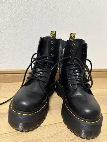 컨디션 최상! Dr. Martens JADON 8홀 부츠