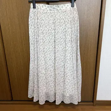 any SiS 스커트