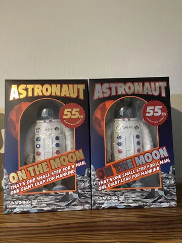 ASTRONAUT 55주년 기념 피규어 2개 세트