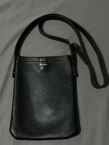 Hender Scheme 블랙 가죽 숄더백