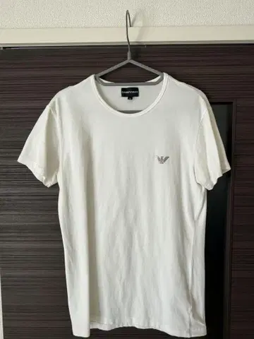 엠포리오 아르마니 화이트 티셔츠 XL