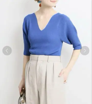 베르메이유 파이에나 데콜테 스트레치 리브 풀오버 블루 퍼프 슬리브