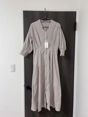 내추럴 꾸뛰르 턱 셔츠 원피스 베이지