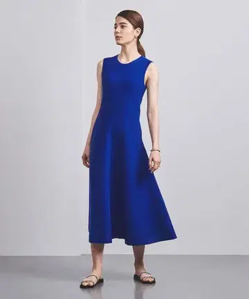 새상품 유나이티드 애로우즈 C/N 핏 슬리브리스 니트 원피스