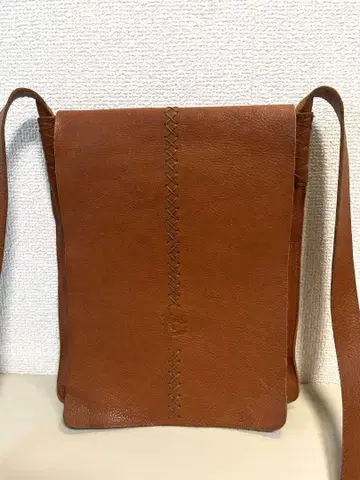 IL BISONTE 일 비손테 브라운 가죽 숄더백