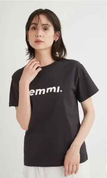 emmi eco emmi 로고 UV 차단 티셔츠 emmi. 에미