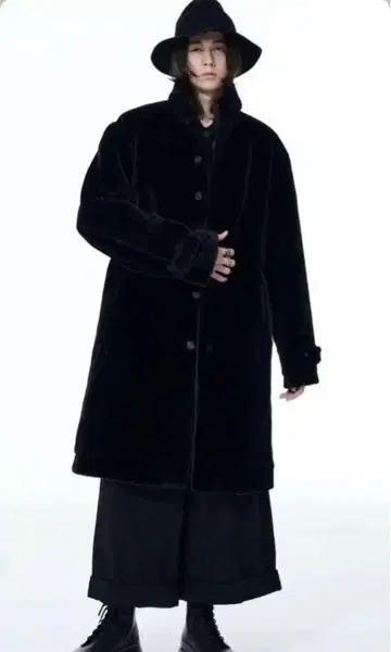 s'yte 블랙 퀼팅 롱 코트
