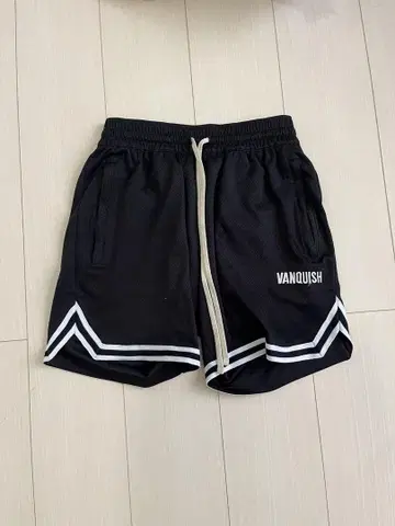 밴키시 하프 팬츠 M 사이즈 Vanquish Fitness
