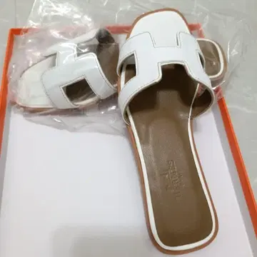 화이트 오픈토 샌들 22.5