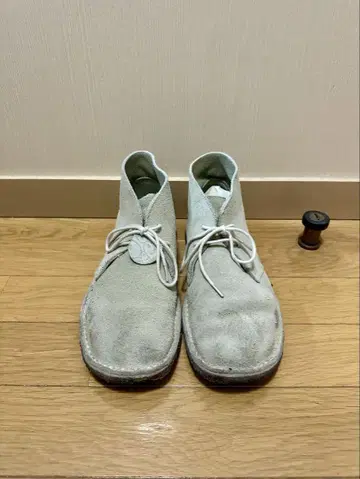 그레이 스웨이드 처카 부츠
