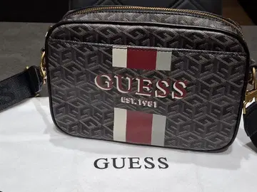 GUESS 숄더백 지오메트릭 패턴