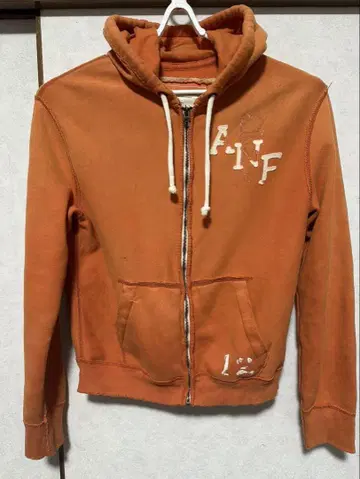 아베크롬비 오렌지 후드티 MEDIUM