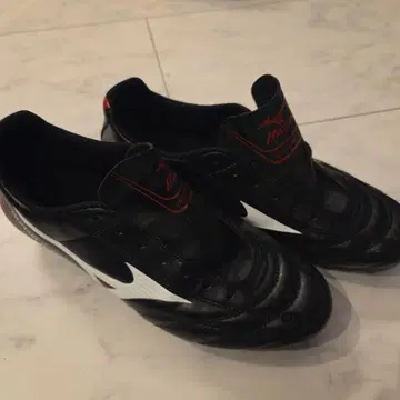 Mizuno Monarcida 스파이크 슈즈 블랙/화이트