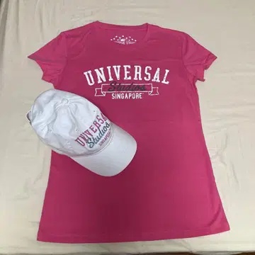 universalstudio 싱가포르 핑크 티셔츠와 화이트 캡 세트