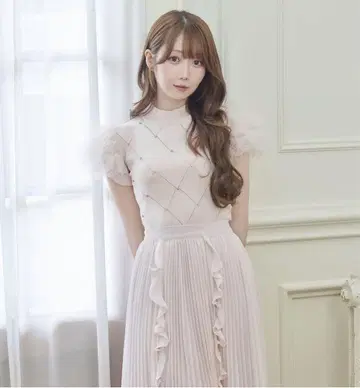 로제 뮤즈 튤 소매 비주 니트