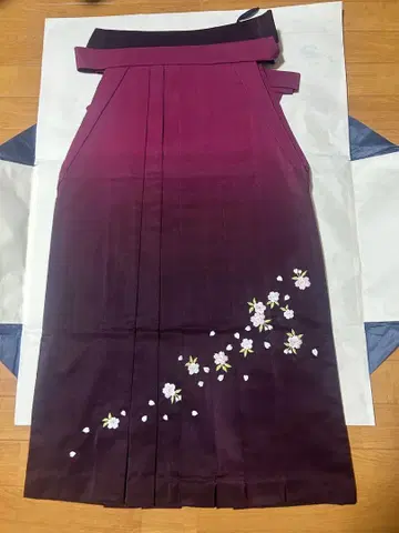 여성 하카마 보케 자수