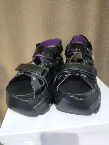 요스케 통굽 샌들(4468036)BL/C
