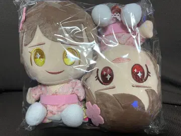 모모쿠로 앉은 봉제 인형