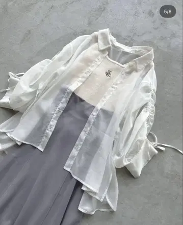 릴리안 캐럿 시어 셔츠 화이트