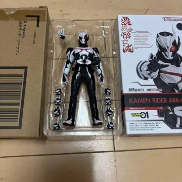 SHFiguarts KAMEN RIDER ARK-1 피규어