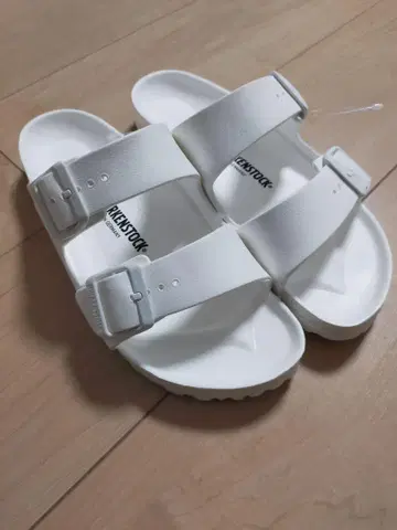 BIRKENSTOCK 화이트 샌들 38