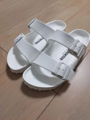 BIRKENSTOCK 화이트 샌들 37