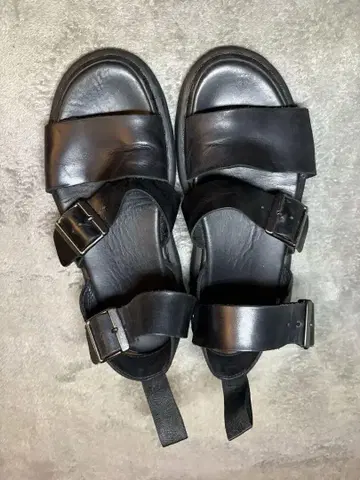 Dr. martens Airwair 블랙 샌들