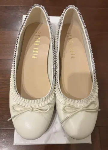핑크하우스 화이트 발레 펌프스 M 사이즈