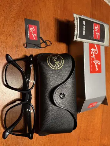 Ray-Ban 블랙 프레임 안경