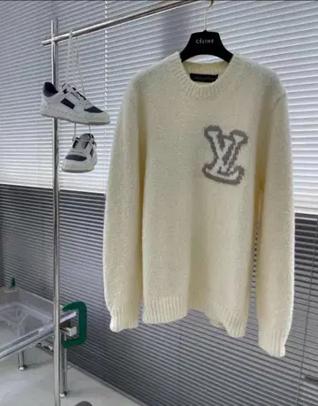 컨디션 최상 아이보리 LV 로고 니트 스웨터