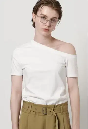 새상품 완판 유나이티드 애로우즈 티셔츠