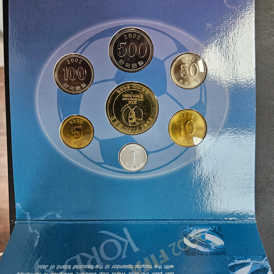 2001 Bank of Korea World Cup 2nd Mint Set Current Coin Mint Set (2) on  Bunjang Global Site.